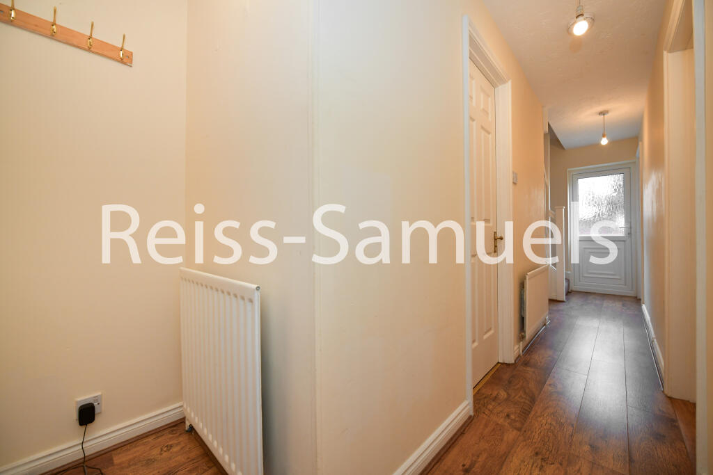 5 bedroom terraced house for rent