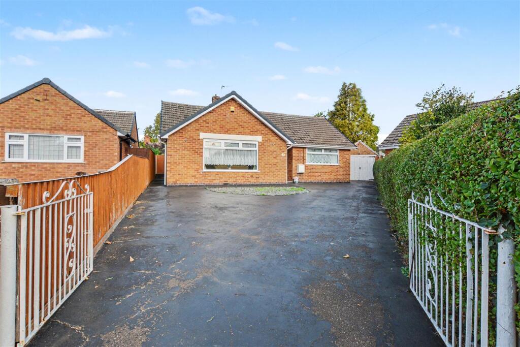2-bed bungalow on Helen Close, Beeston, Nottingham, £320,000
