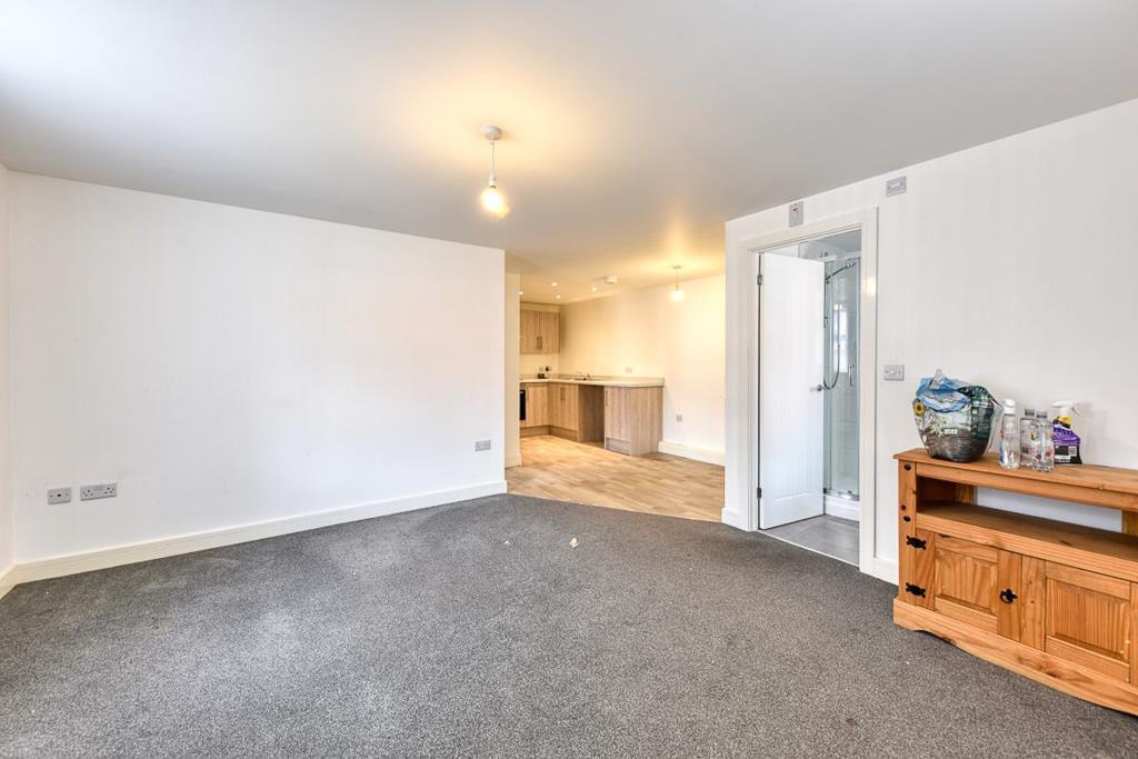 Apartment in Nottingham, Woodthorpe - View 5