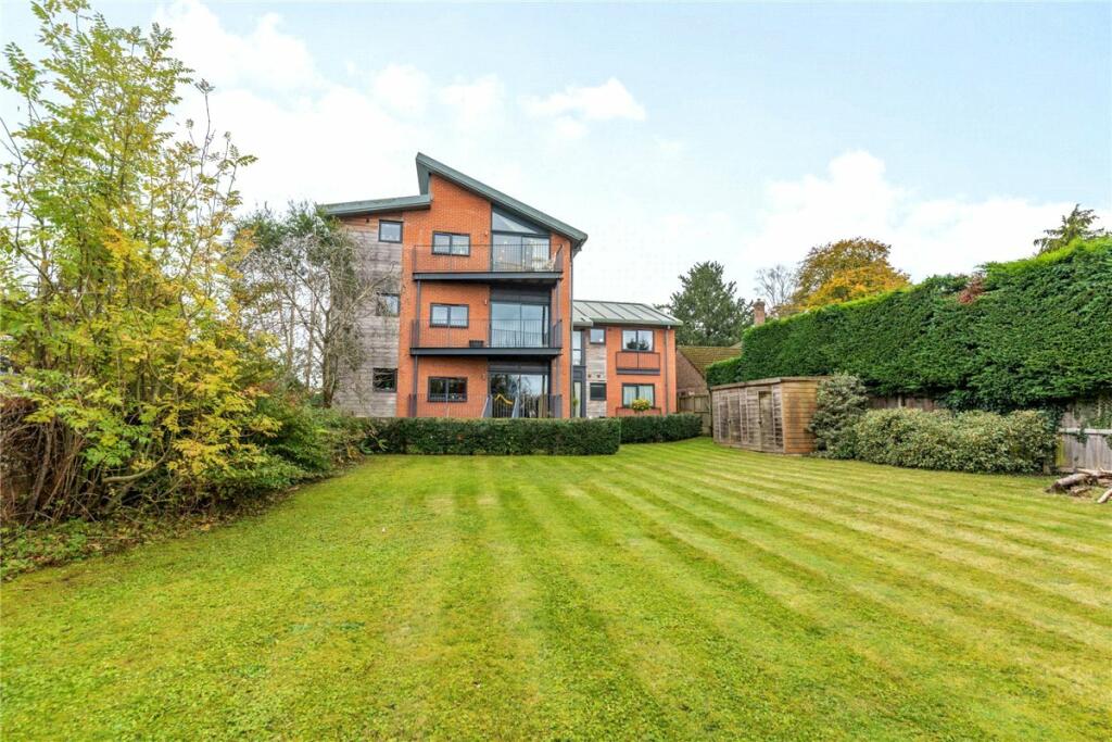 Main image of property: Old Bath Road, Newbury, Berkshire, RG14