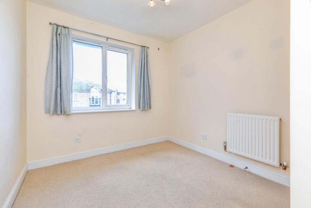 Apartment in Rochester, Kent - View 5