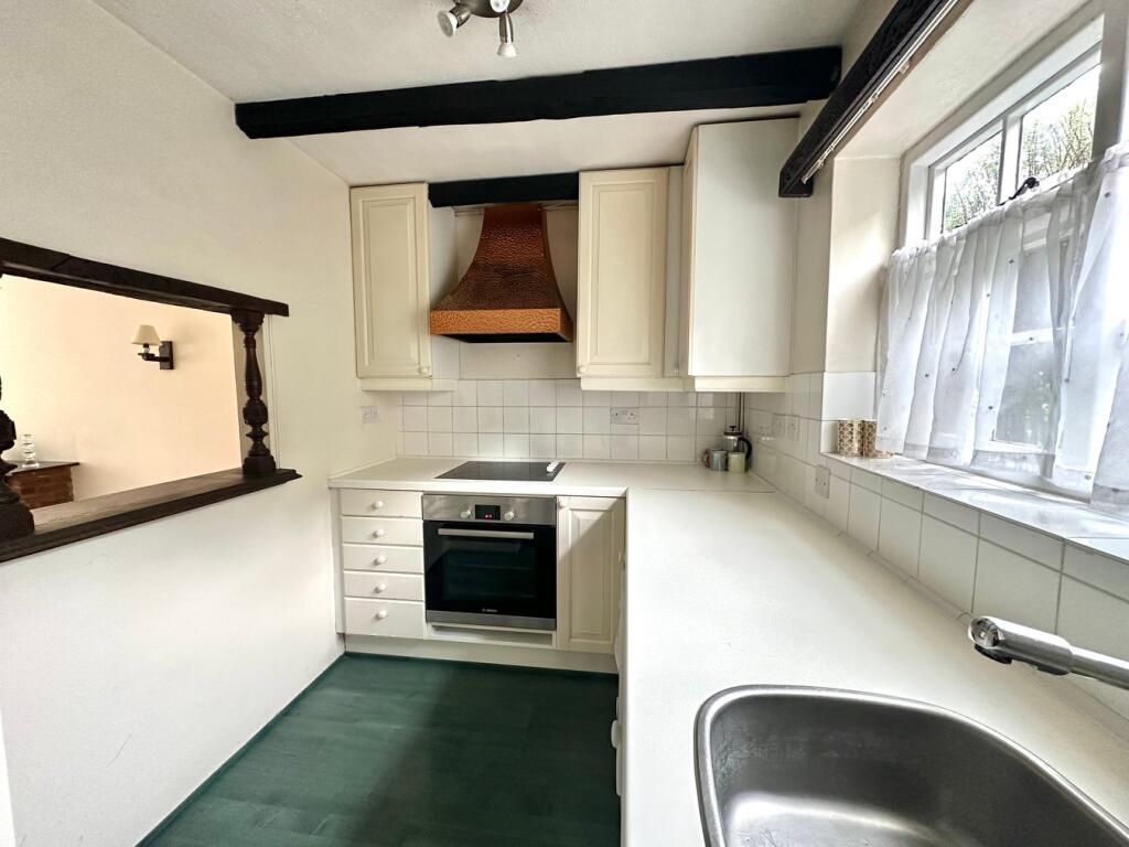  Lychgate Cottages, Bovingdon, HP3 photo 2