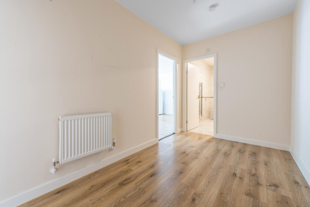 Apartment in Bromley - View 5