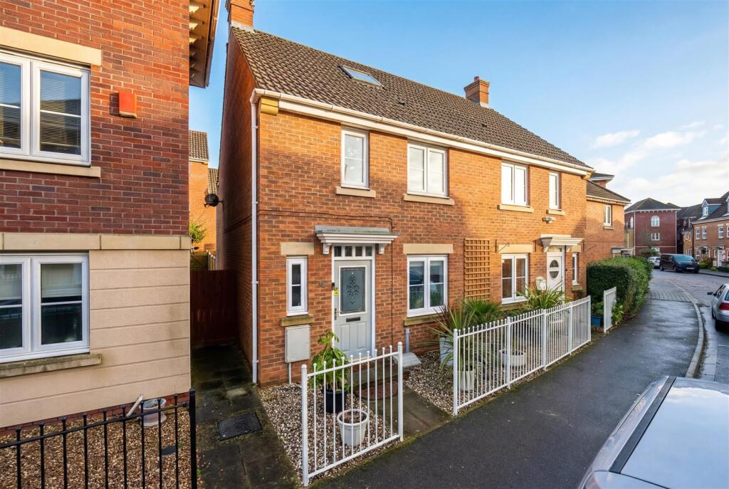 Main image of property: Worle Moor Road, Weston Village - GARAGE