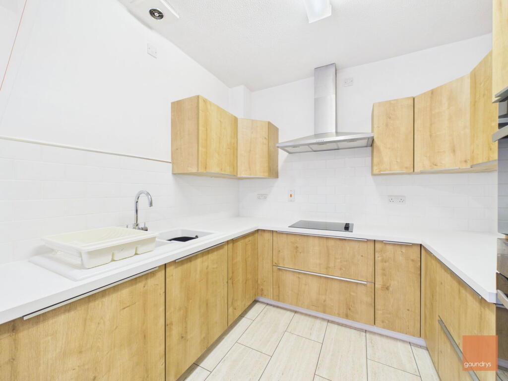 Apartment in Truro - More