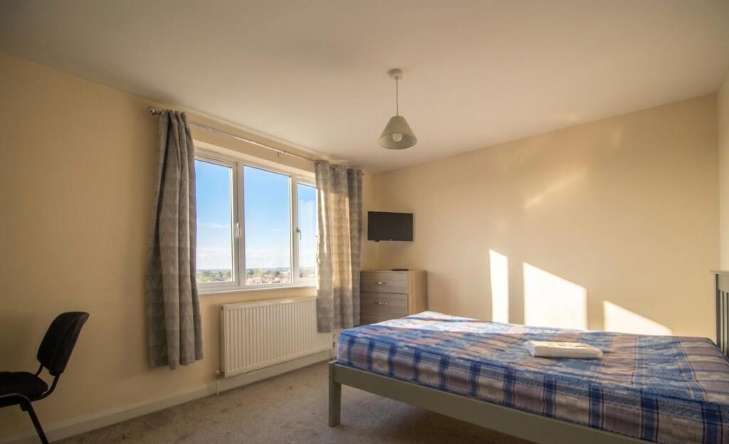 6 bedroom house for rent
