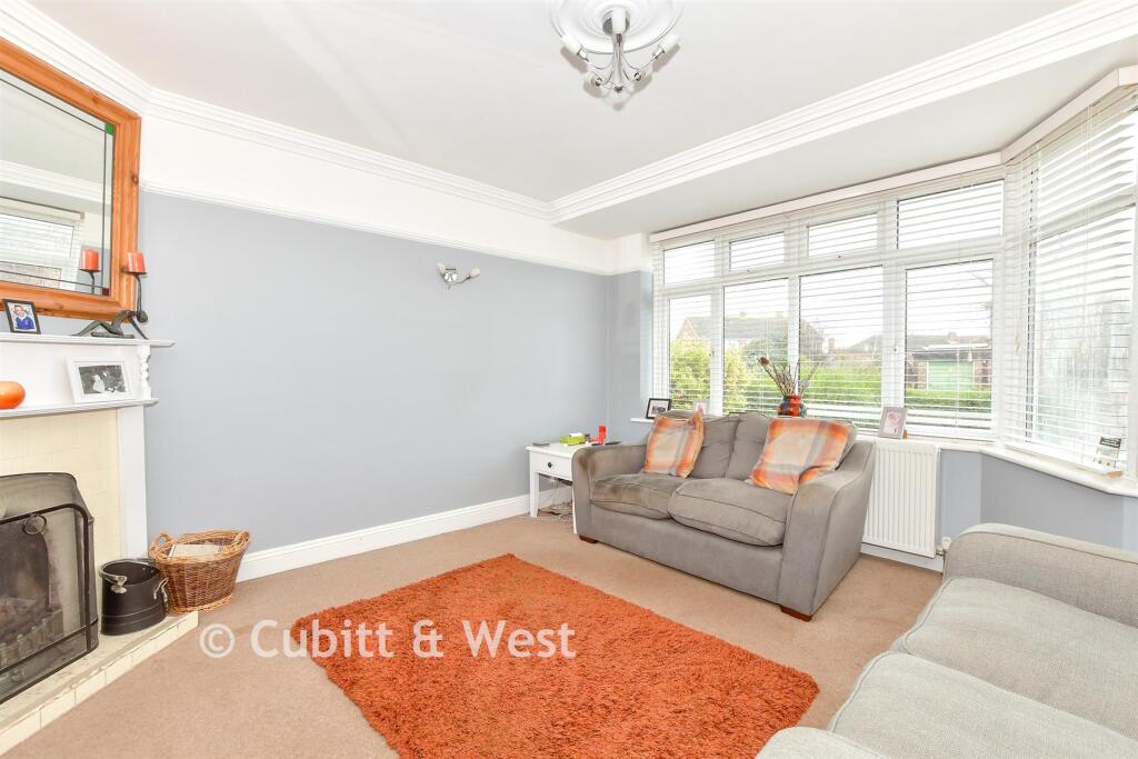 Henry Avenue, Rustington, West Sussex photo 3