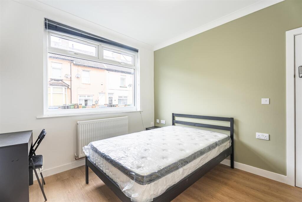 Main image of property: Bowling Street, Mansfield