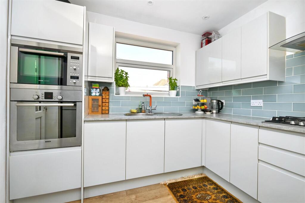 Chalvington Road, Eastbourne photo 4