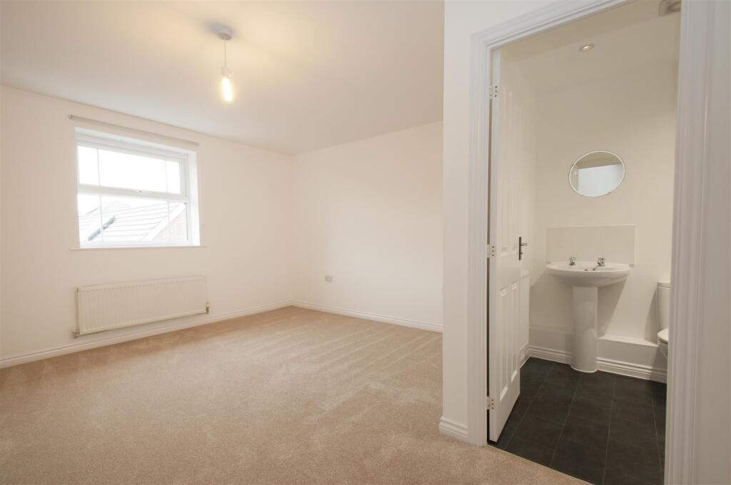 House in Slough, Chalvey - View 5