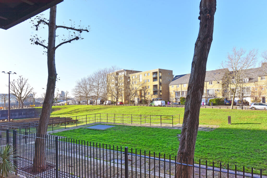 Apartment in London, Burrells Wharf, Isle of Dogs - View 3