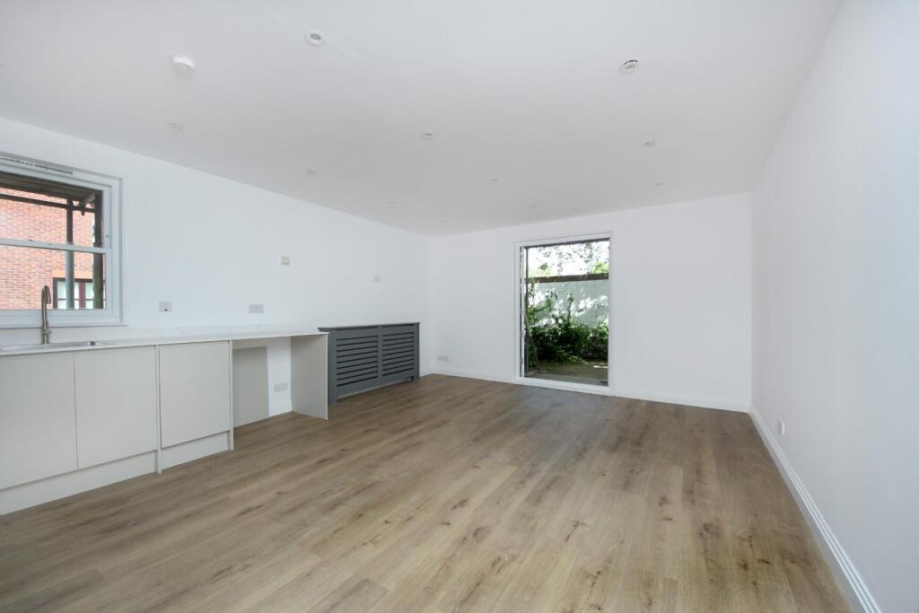 Apartment in London - View 4