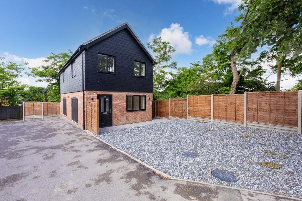 3-bed detached on Cippenham Lane, Cippenham, £524,950
