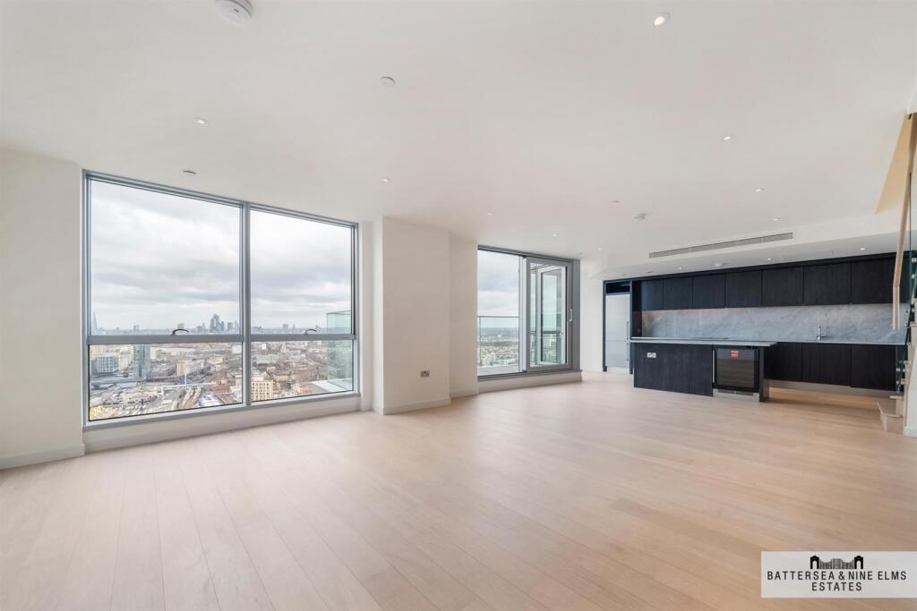 2-bed flat on Charrington Tower, New Providence Wharf, £1,400,000