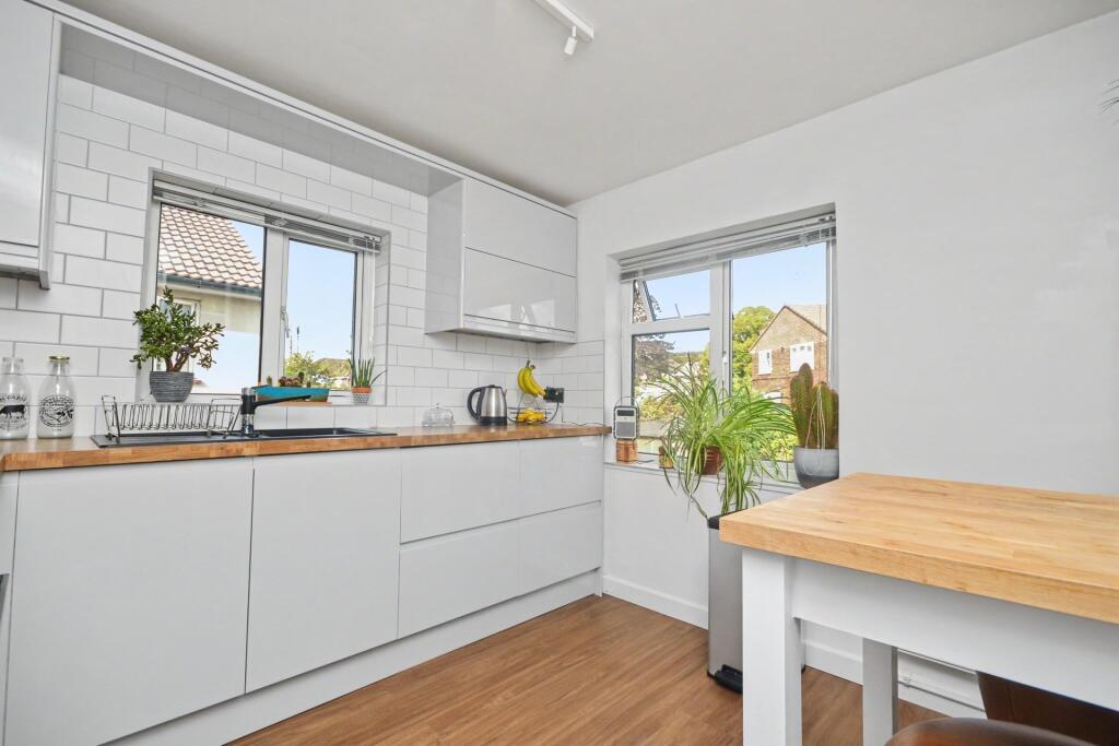 Apartment in Salisbury, Bishopdown - More