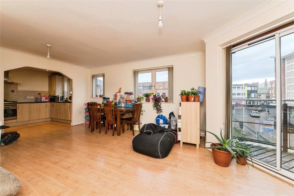 Apartment in Exeter, St Thomas - View 3