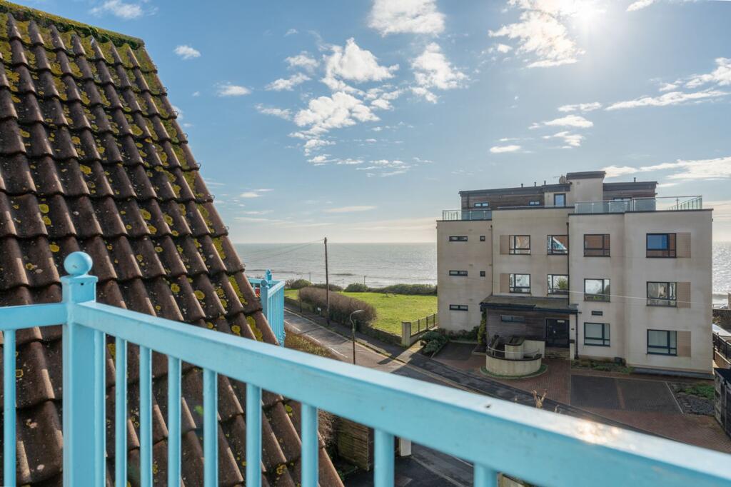 Apartment in Christchurch, Southbourne, Bournemouth - View 3