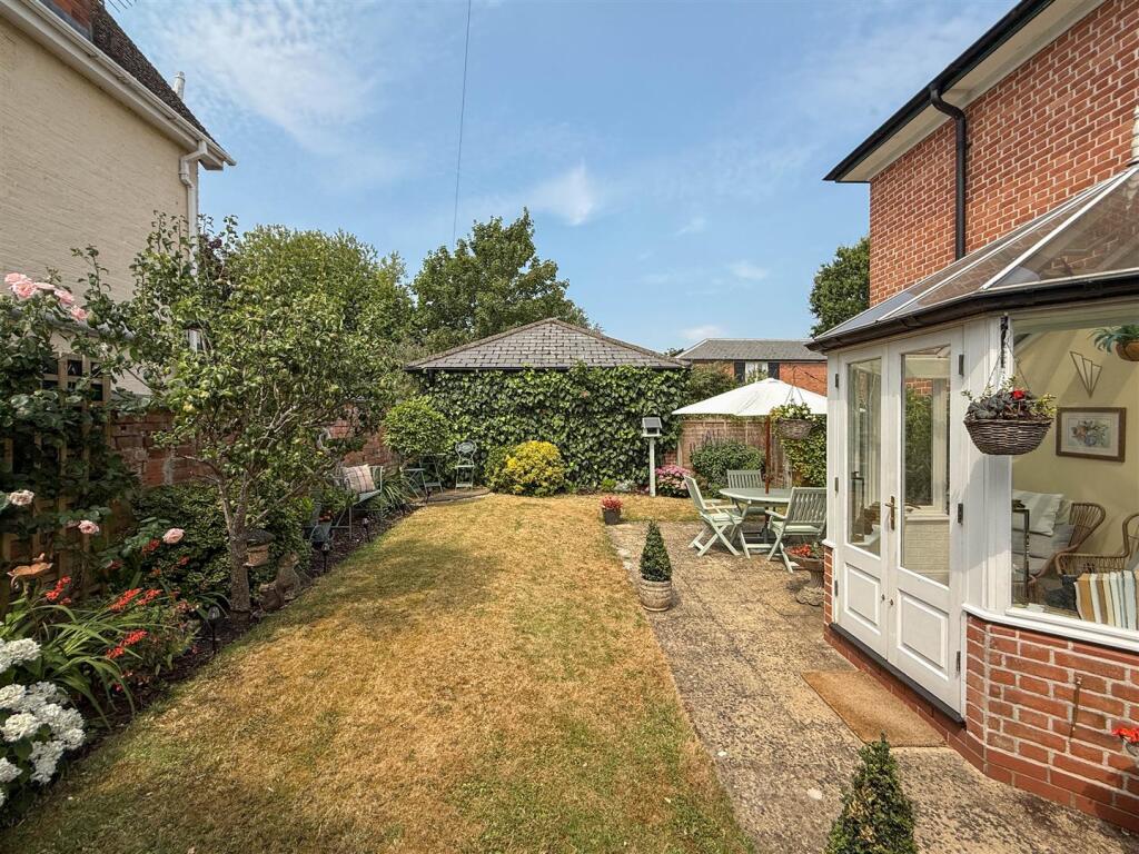 Royal Oak Gardens, Malvern - View 3