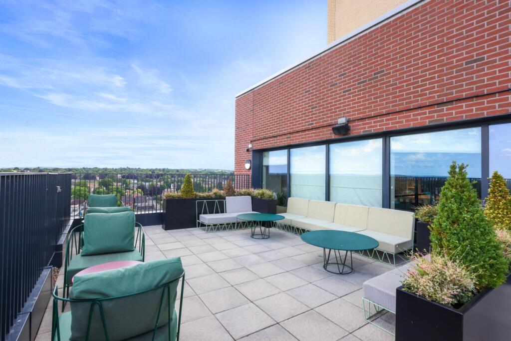 Apartment in Sutton - View 2