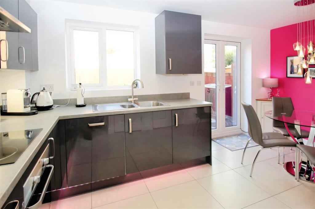 House in Rugby, Eastlands - More