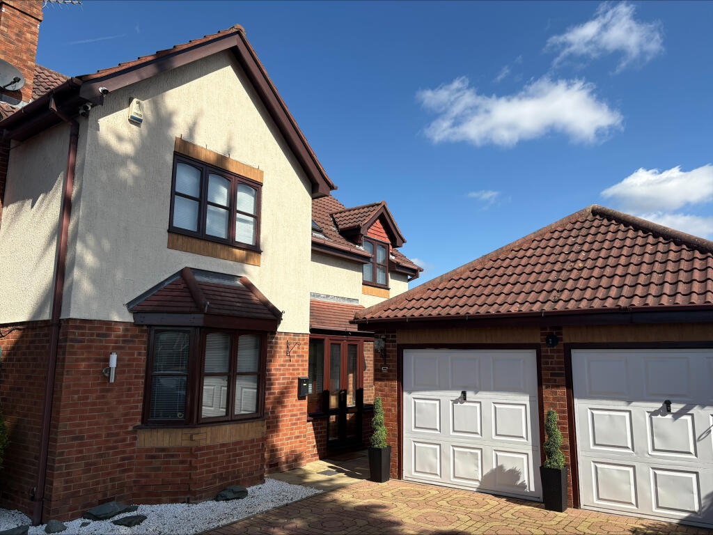 Main image of property: 2 Cranfleet Way, Long Eaton, Nottingham NG10 3RJ