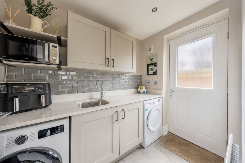 2, Llys Troughton, Penymynydd, CH4 photo 4
