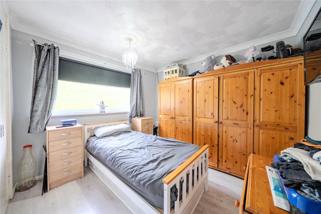 House in Leeds, Gamble Hill, Bramley - More