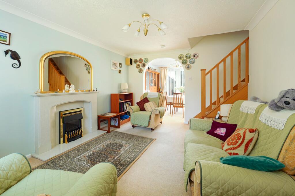 Mount Pleasant Close, Lyminge, CT18 photo 3