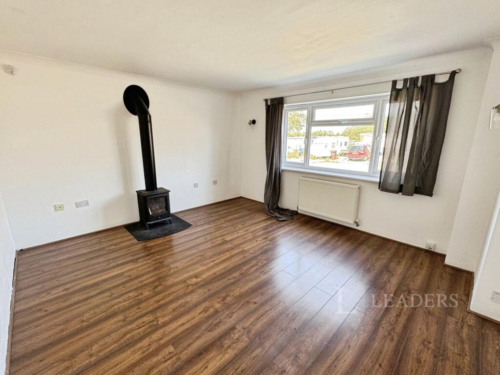 Point Clear Road, St. Osyth, Clacton-on-Sea photo 3
