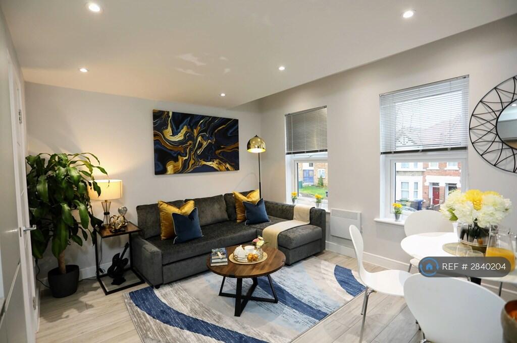 Main image of property: London, London, N12