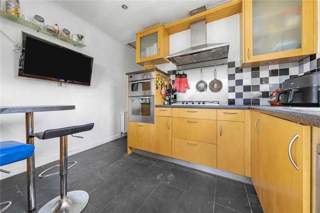 Apartment in Twickenham - More