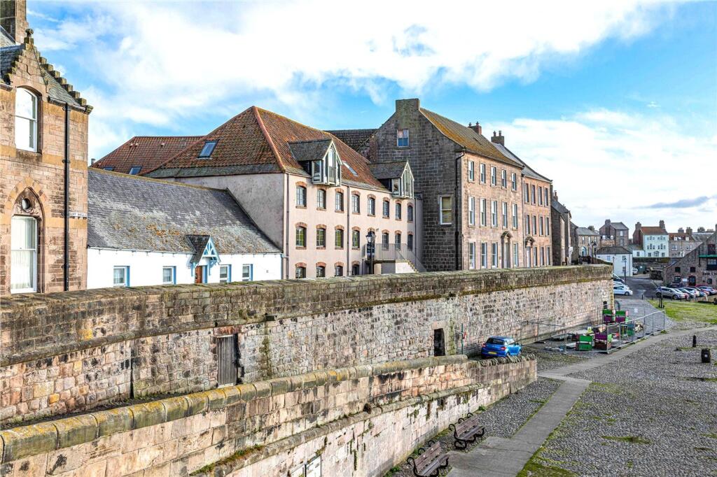 1-bed flat on Flat 5, 3 Quay Walls, Berwick-Upon-Tweed, TD15 1HB, £99,950