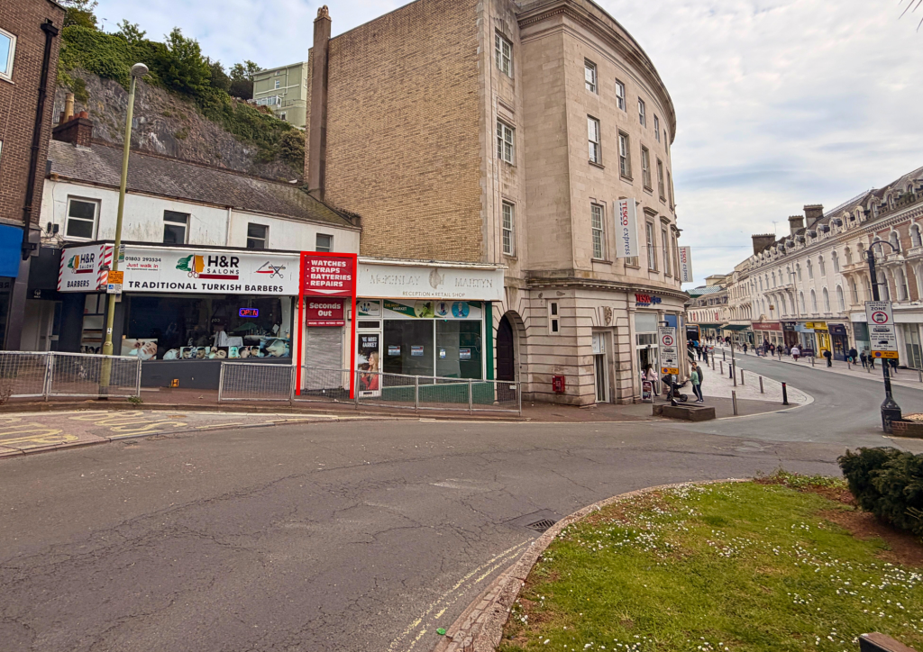 Main image of property: 28a Fleet Street, Torquay, Devon, TQ1 1BB