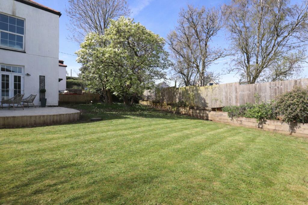 Fordlands Crescent, Bideford, Devon, EX39 photo 2