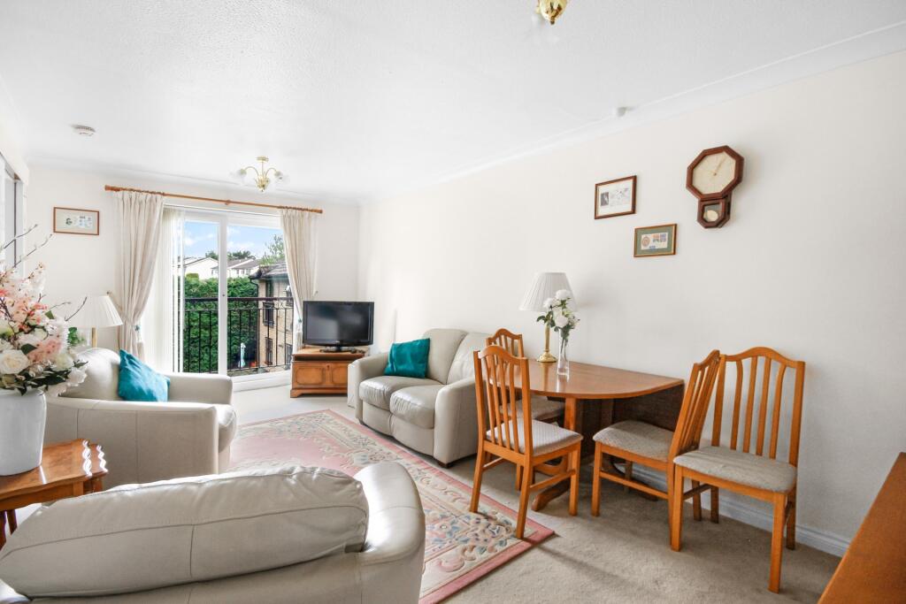 Apartment in Bracknell - View 2
