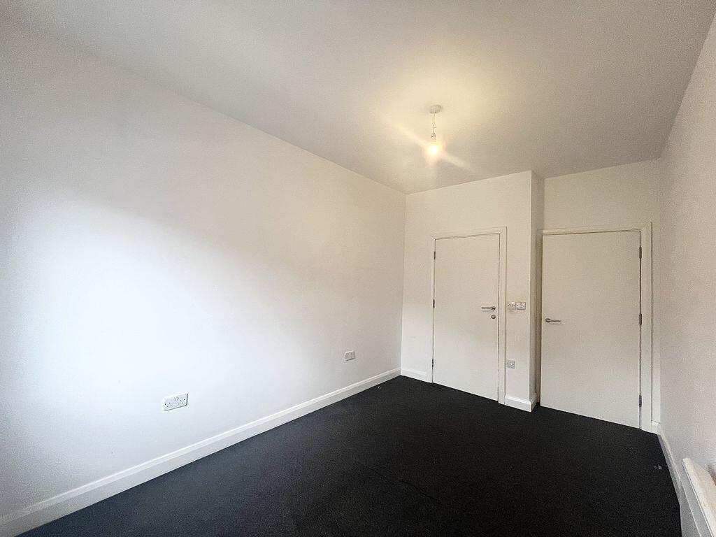 Apartment in Salford, Greater Manchester - View 5