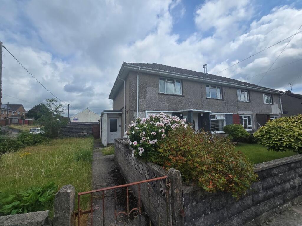 Main image of property: Freehold of 1-3 Haul Fryn, Brynmenyn, Bridgend, Mid Glamorgan, CF32 9LT