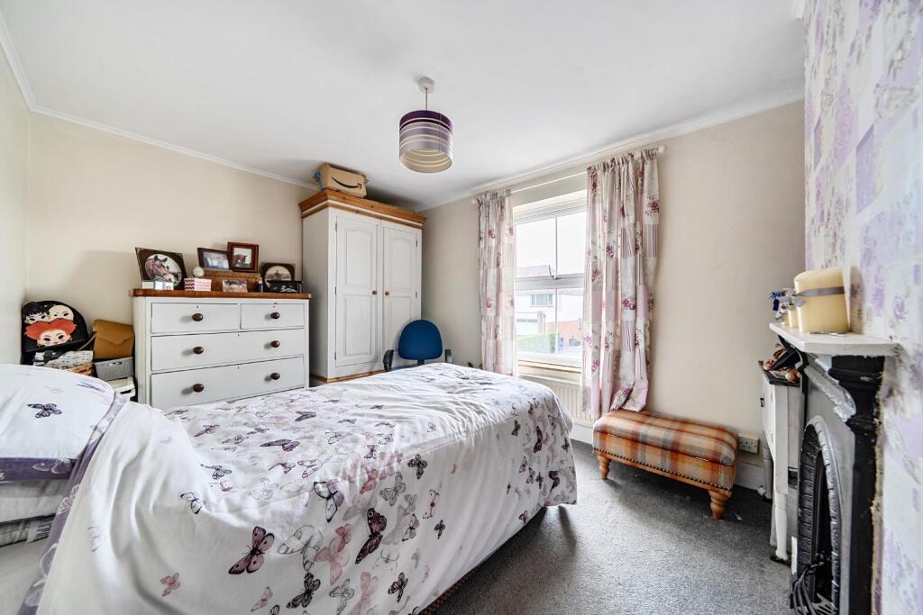 House in Portsmouth - More