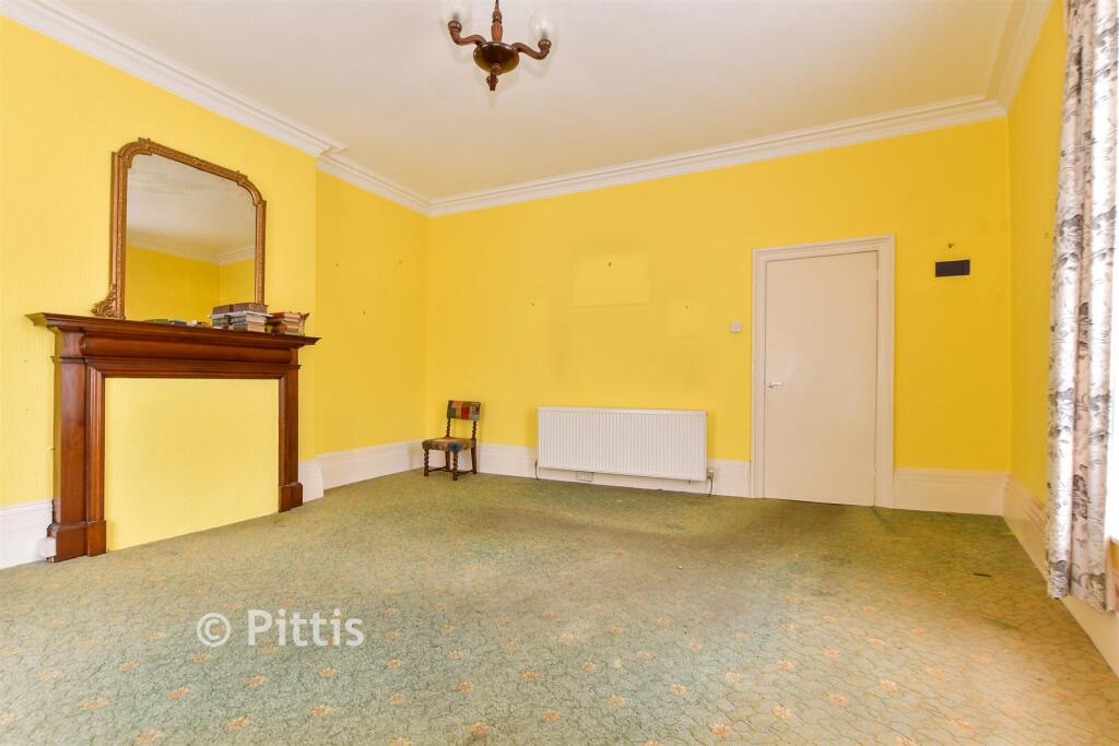 Apartment in Ventnor, Cowlease - View 5
