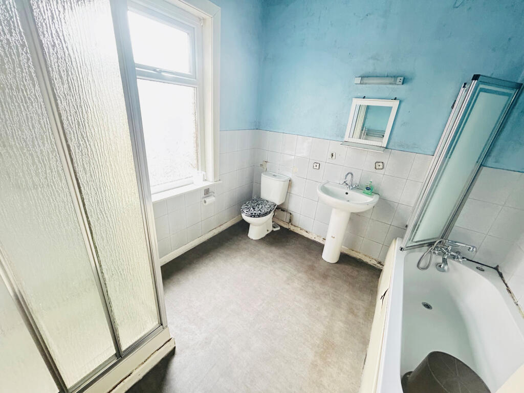 Charnock Street, Preston, PR1 - More