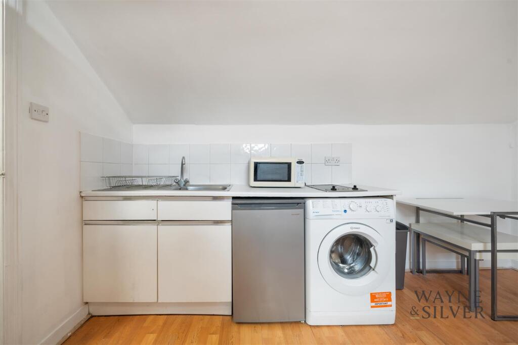 Apartment in London - View 4