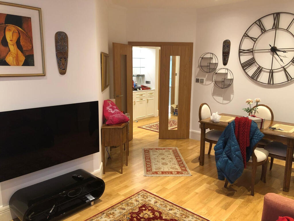 Apartment in London - View 2