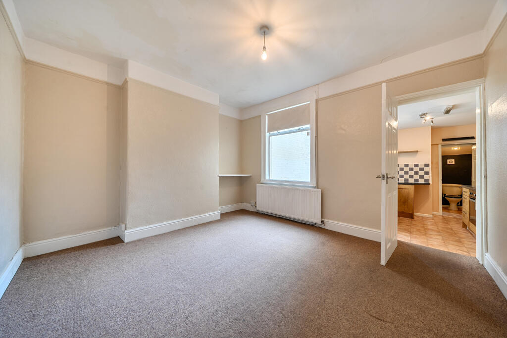 House in Taunton - View 4