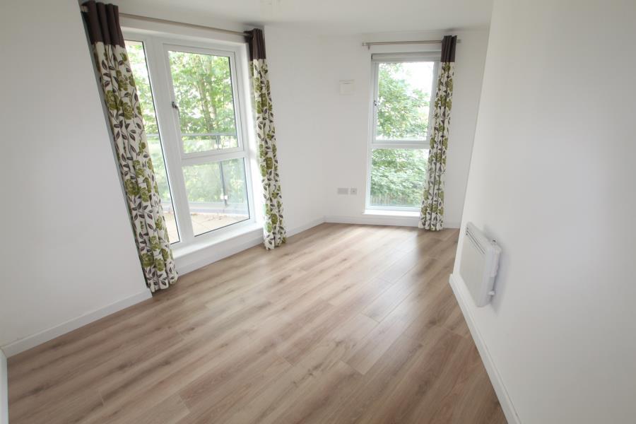 Apartment in Guildford - View 4