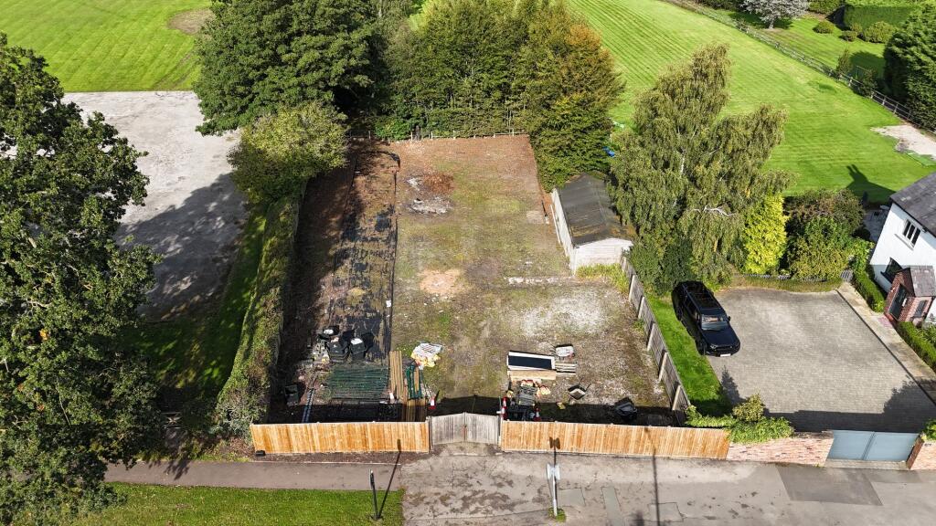 Chester Road, Woodford, SK7 - View 5