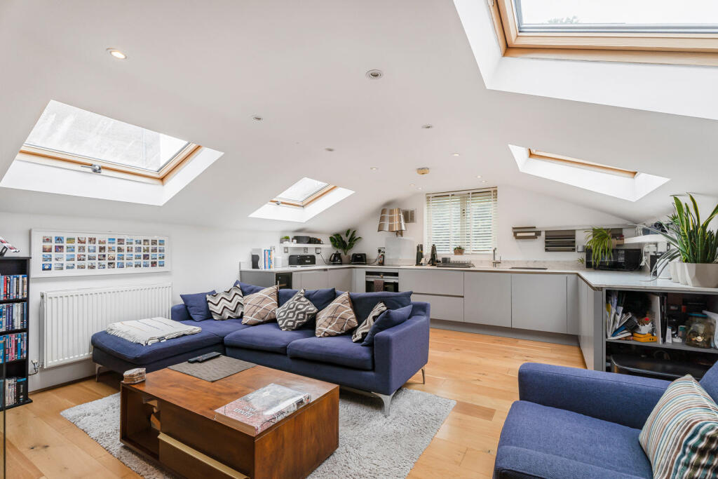 Apartment in London - More