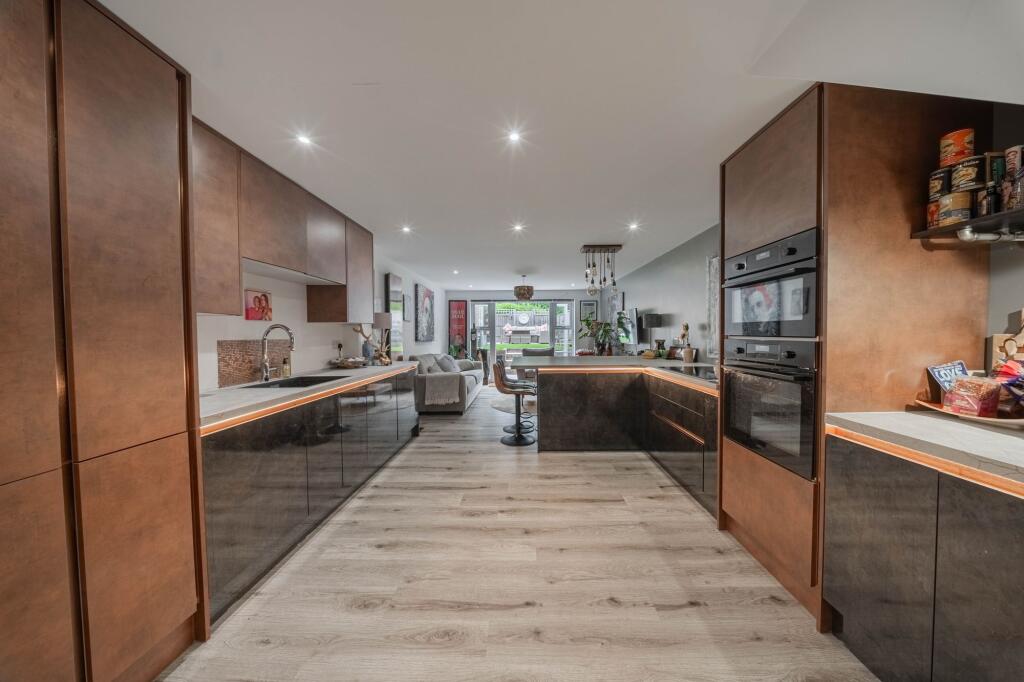 House in Haywards Heath, Bolnore Village - View 4