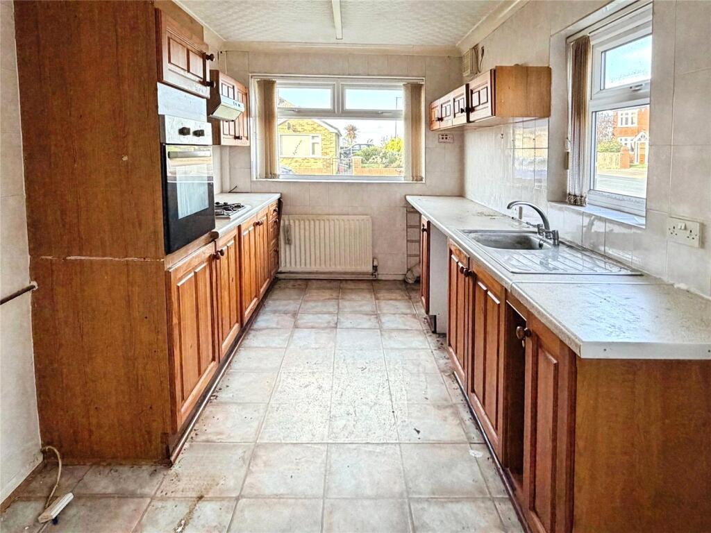 House in Doncaster, Barnby Dun with Kirk Sandall - More