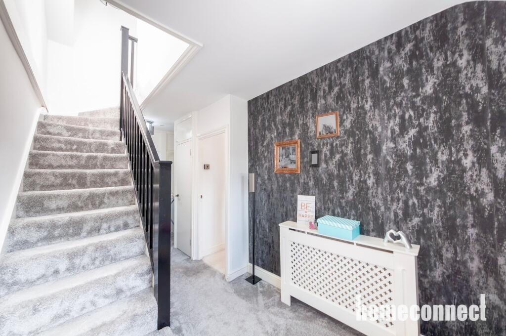House in Epping Forest, Loughton - View 3
