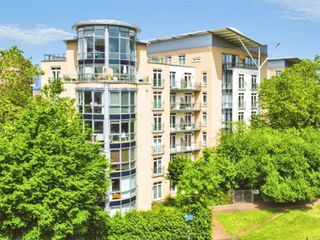 Main image of property: Kenavon Drive, Reading, Berkshire